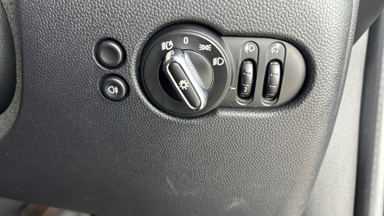 MINI Hatchback 1.5 Cooper Classic 5dr Auto Petrol Hatchback